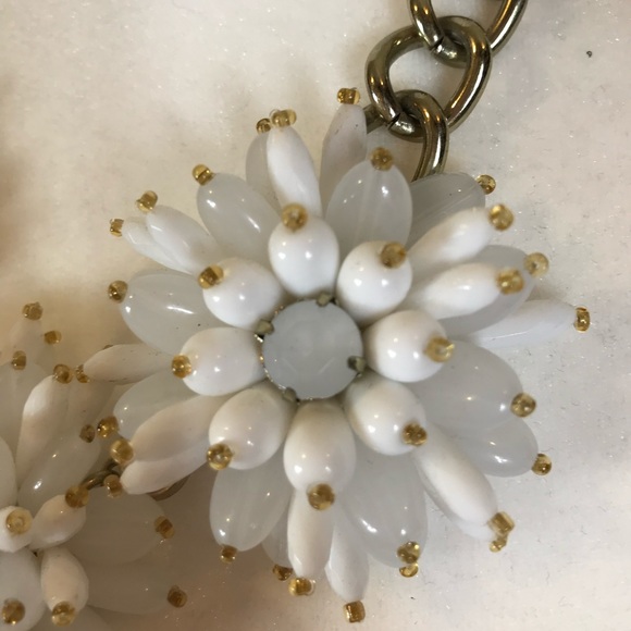 Banana Republic Beaded Flower Necklace - Beautiful statement piece! - Picture 4 of 8